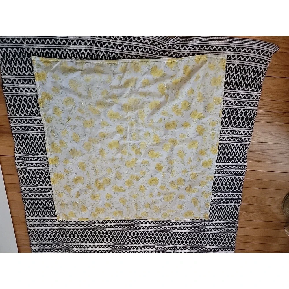 Vintage Handmade Crib Quilt Baby Blanket Hand Yarn Tied Yellow/Green Flowers